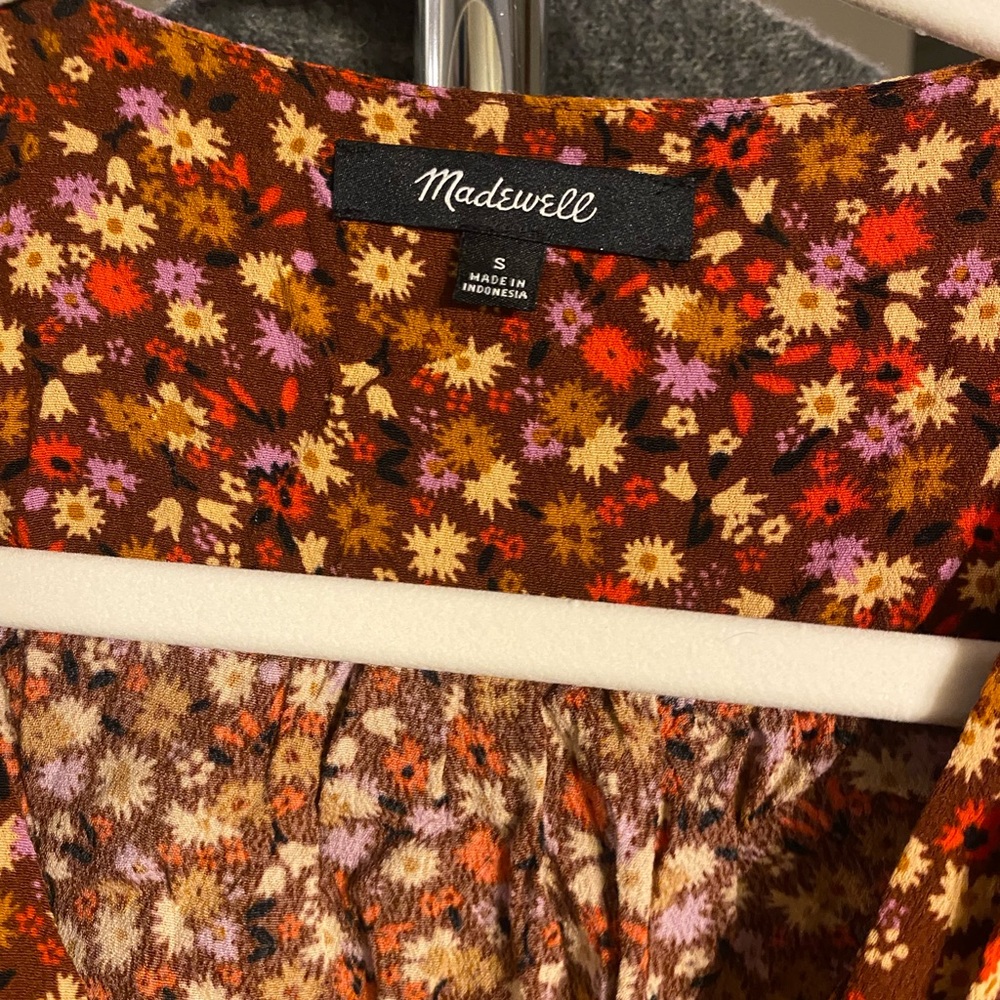 Floral button down - Picture 3 of 4